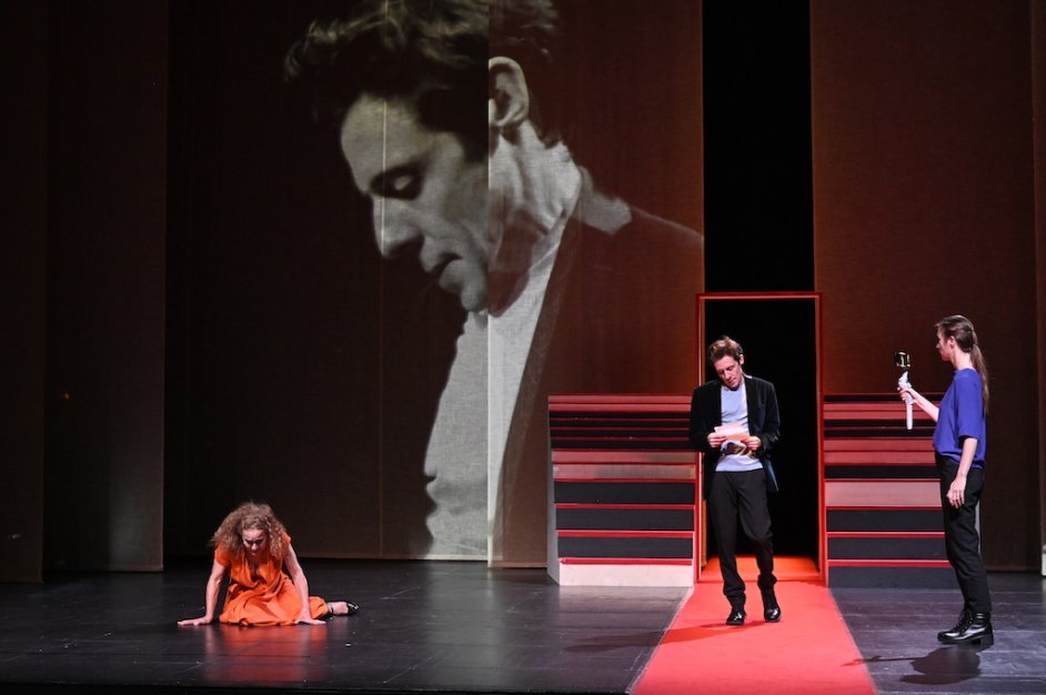 Le Rouge et le Noir de Stendhal par Catherine Marnas au TnBA - Théâtre national de Bordeaux en Aquitaine